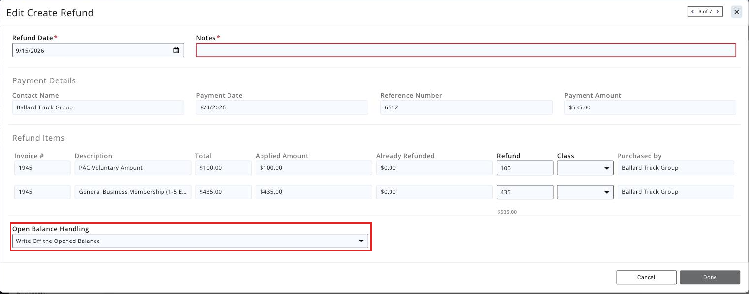 Refund window showing the Write off the open balance on the invoice and Leave Invoice Open options, with both choices boxed